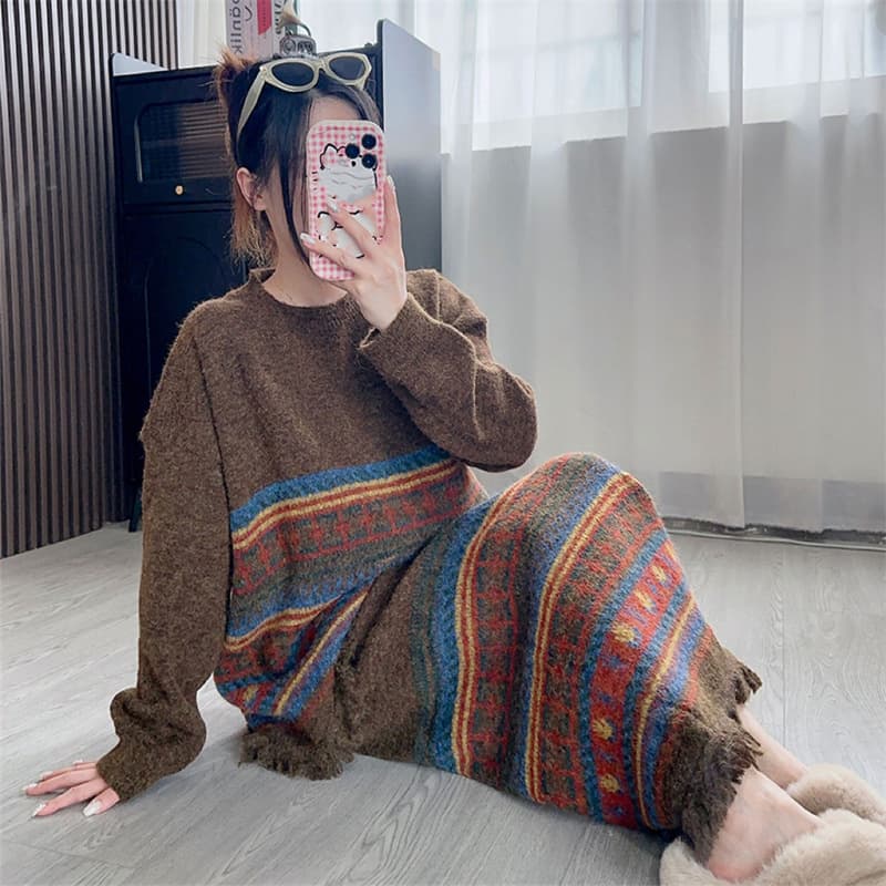 Ethnic Style Retro Tassel Knit Sweater Pullover Sweater, Women's Design Sense, Women's Autumn And Winter Striped Skirt Two